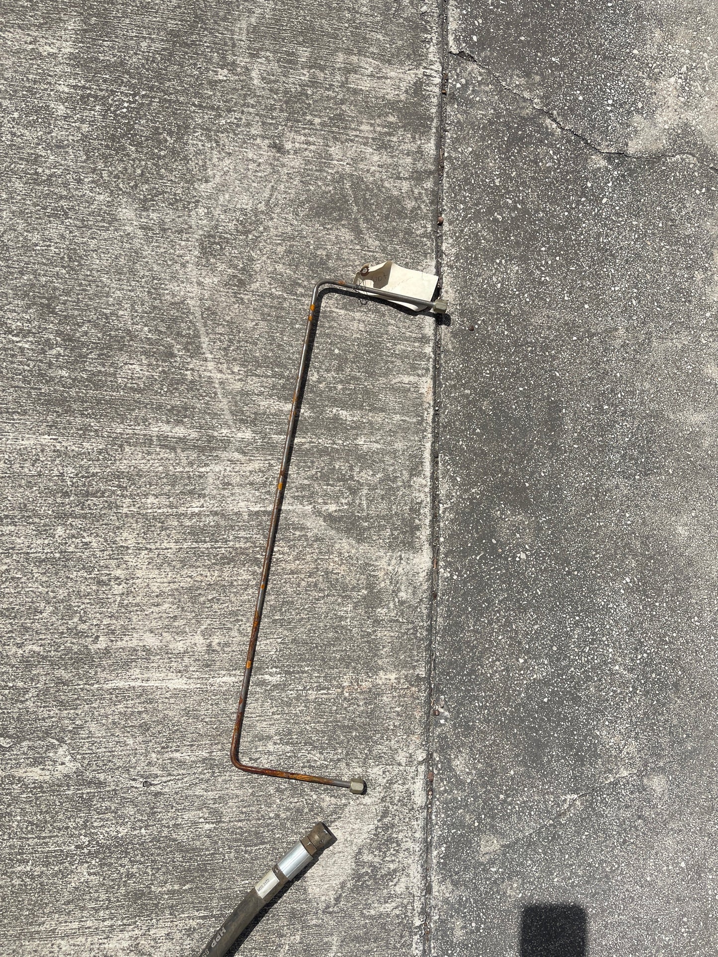 E12594890