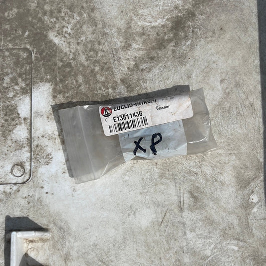 E13811436